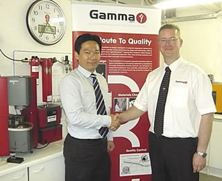 Kenny Lu, Moldex3D head of global sales visits Mark Edwards at Gammadot Rheology, August 2009 