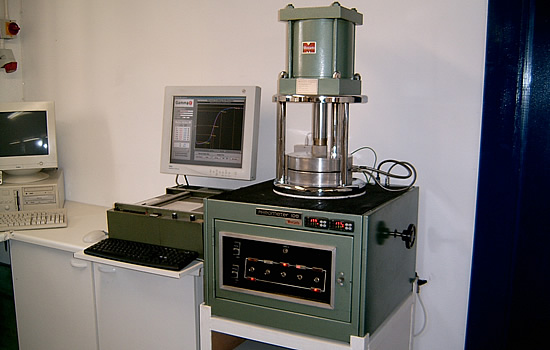 Monsanto R100 Oscillating Disc Rheometer with Data Logger 